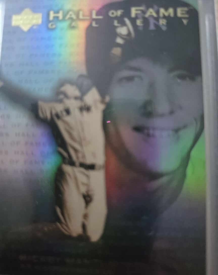 2001 Upper Deck Hall of Famers Gallery #G7 Mickey Mantle — front