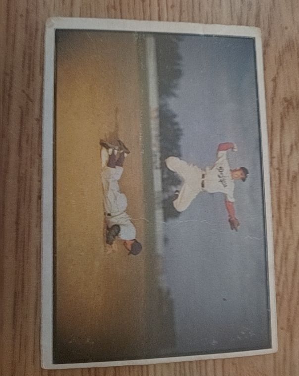 1953 Bowman Color #33 Pee Wee Reese — front