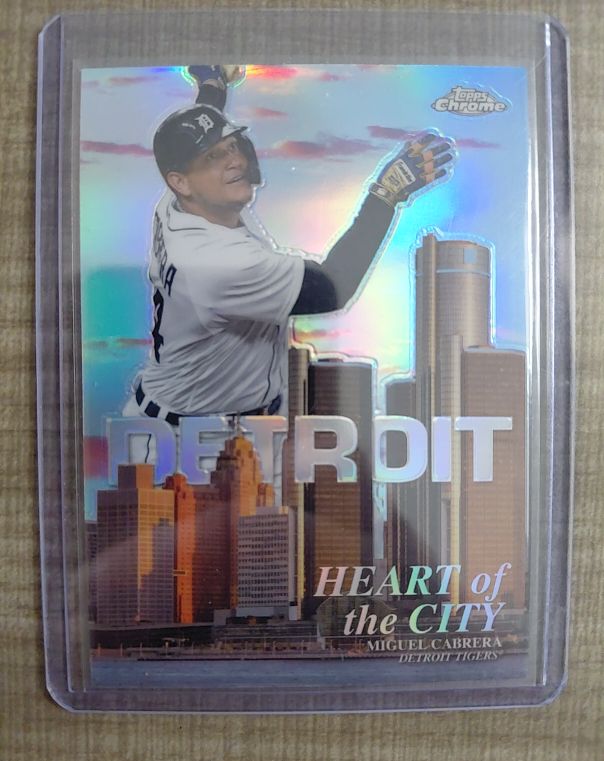 2022 Topps Chrome Heart of the City #HOC-2 Miguel Cabrera — front