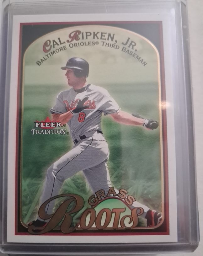 2001 Fleer Tradition Grass Roots #GR9 Cal Ripken, Jr. — front