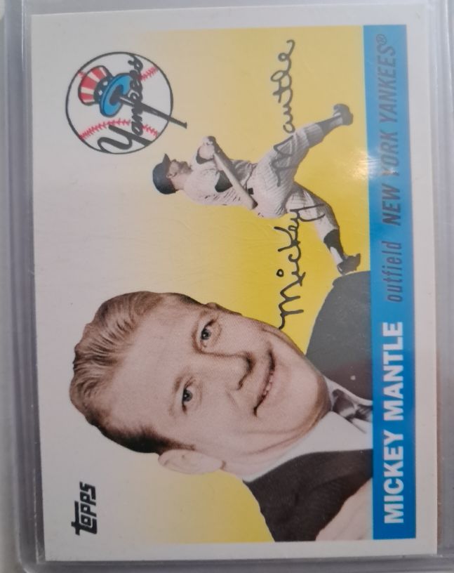1956 Topps #135 Mickey Mantle — front