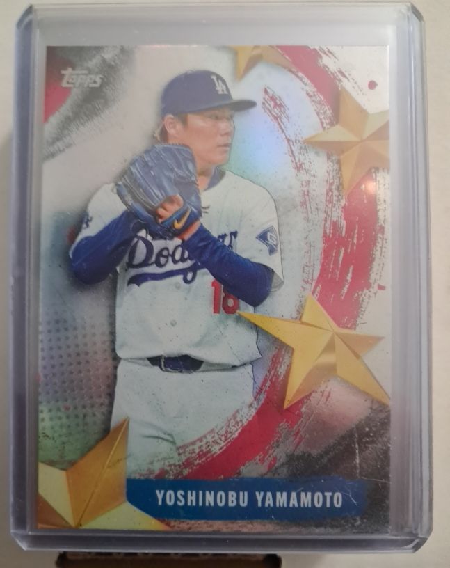 2025 Topps Series 2 Stars of MLB #SMLB-43 Yoshinobu Yamamoto — front