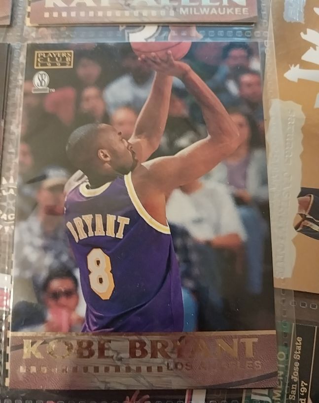 1997 Score Board Players Club #16 Kobe Bryant — front