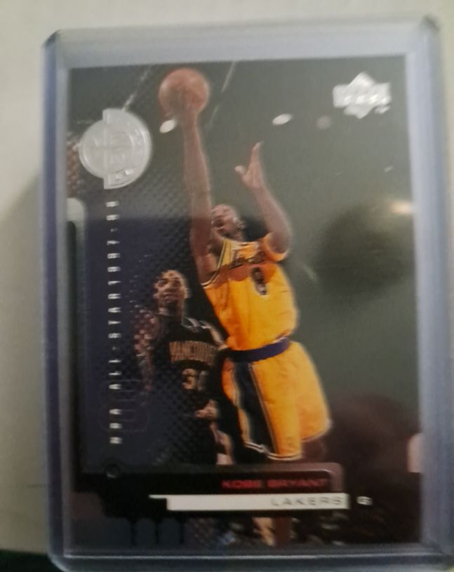 1998-99 Upper Deck #172 Kobe Bryant — front