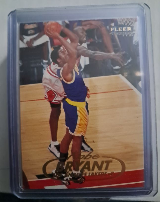 1998-99 Fleer Tradition #1 Kobe Bryant — front