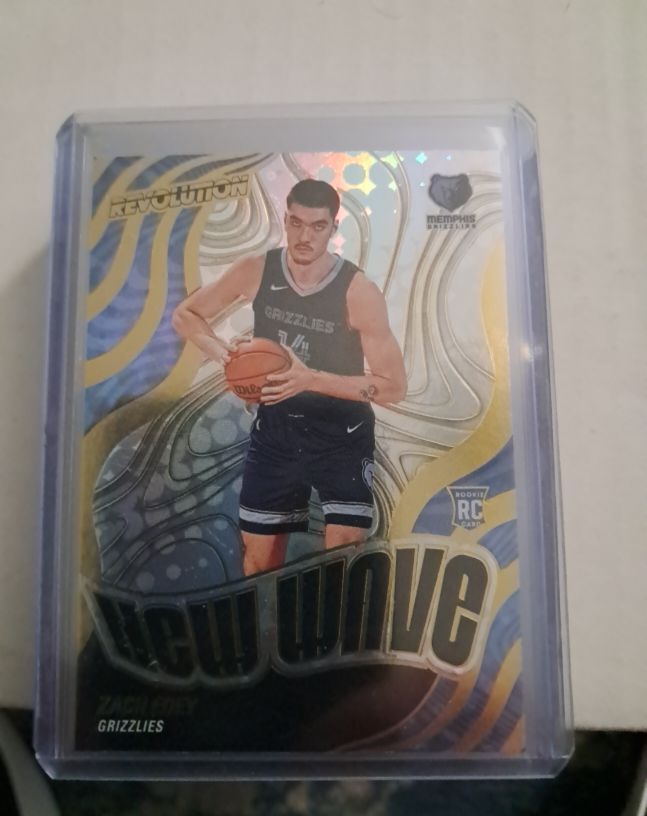 2024-25 Panini Revolution #22 Santi Aldama New Wave RC — front