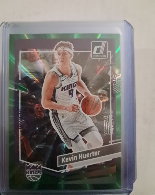 2023-24 Donruss #162 Kevin Huerter Green Laser Holo — front