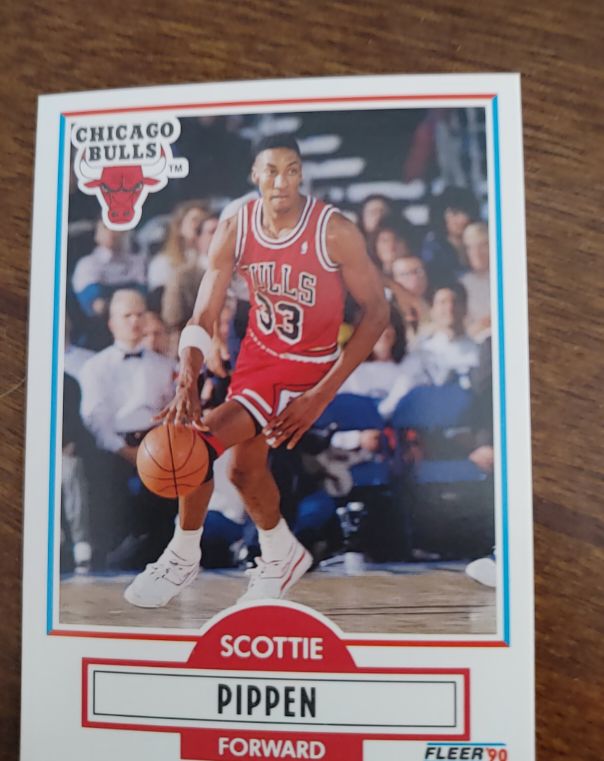 1990-91 Fleer #30 Scottie Pippen — front