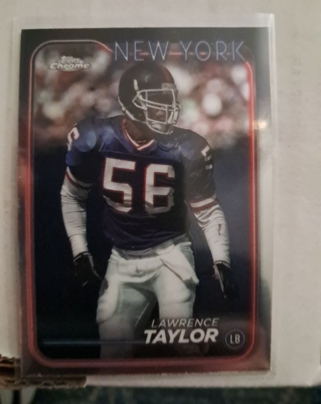 2024 Topps Chrome #139 Lawrence Taylor — front