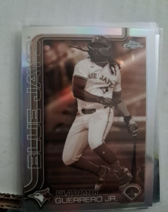 2025 Topps Chrome #259 Vladimir Guerrero Jr. — front