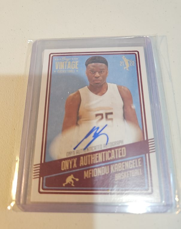 2021-22 Onyx Vintage #VAMK Mfiondu Kabengele — front