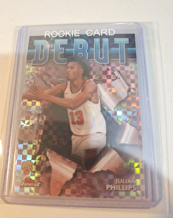 2023-24 Topps Finest Debut #D-21 Julian Phillips — front