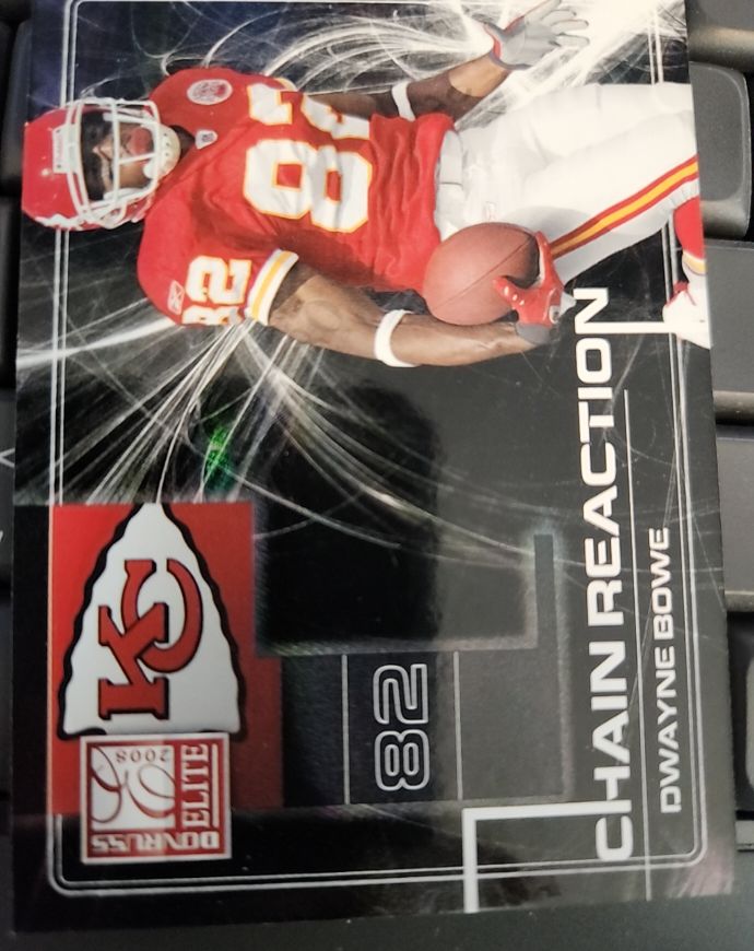 2008 Donruss Elite Chain Reaction Black #CR-20 Dwayne Bowe — front
