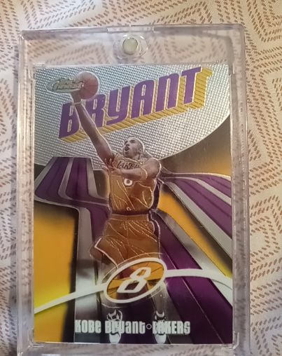 2003-04 Topps Finest #88 Kobe Bryant — front
