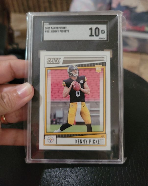 2022 Panini Score #301 Kenny Pickett Rookie RC — front