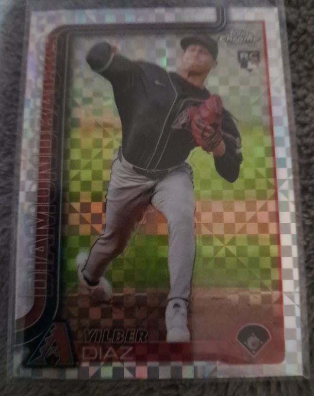 2025 Topps Chrome #8 Yilber Diaz — front