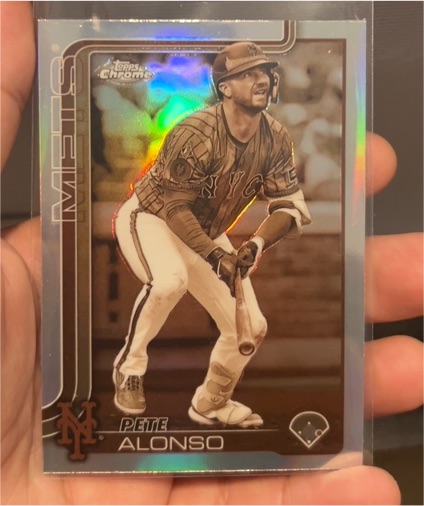 2025 Topps Chrome #136 Pete Alonso — front