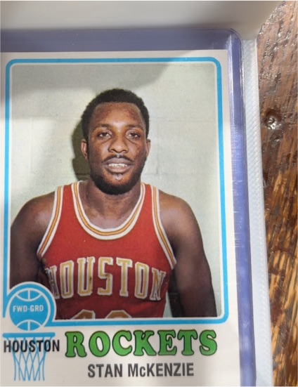 1973-74 Topps #32 Stan McKenzie — front