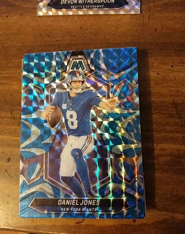 2024 Panini Mosaic #8 Daniel Jones — front