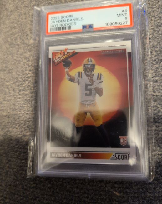 2024 Score #4 Jayden Daniels Hot Rookies — front