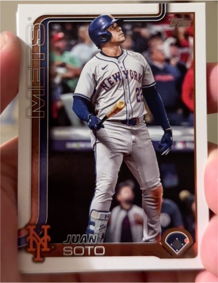 2023 Topps #M-1 Juan Soto — front