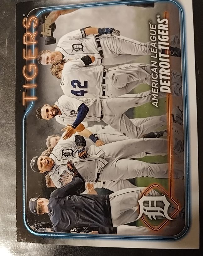 2022 Topps Detroit Tigers Team Card — front