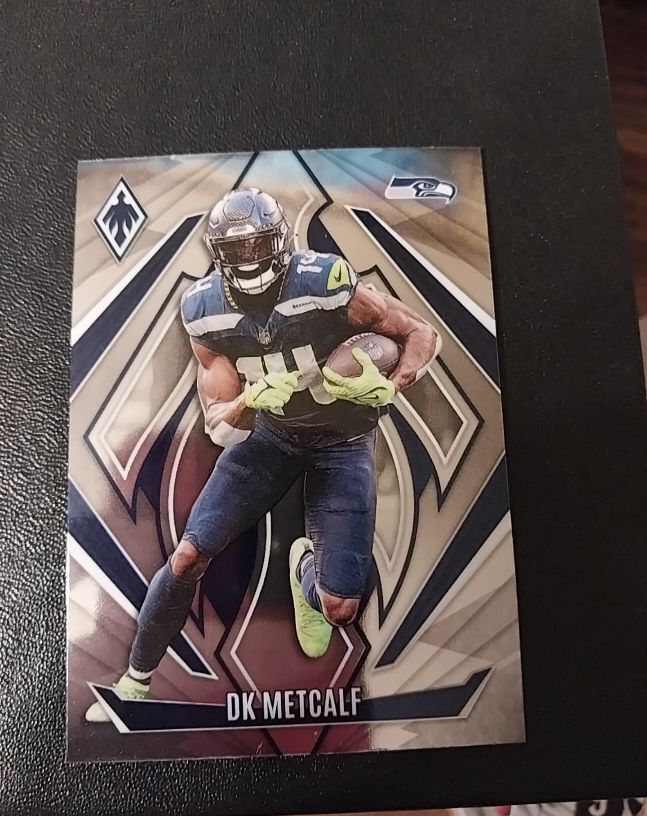2020 Panini Phoenix #1 DK Metcalf — front