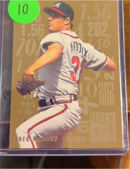 1996 Fleer Hot Numbers #31 Greg Maddux — front