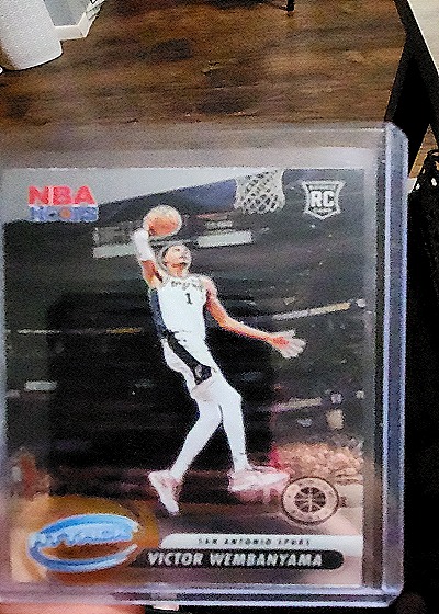 2023 NBA Hoops #1 Victor Wembanyama — front