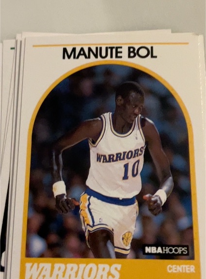 1989 NBA Hoops #10 Manute Bol — front