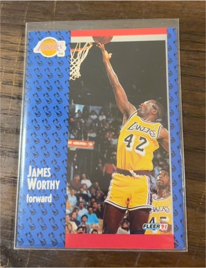 1991-92 Fleer #104 James Worthy — front