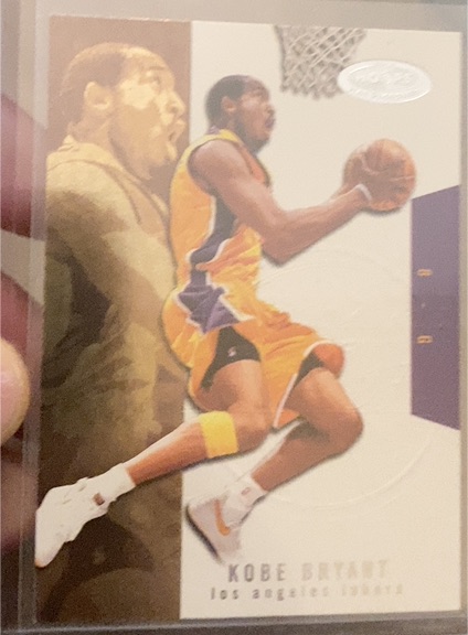 2003-04 Fleer NBA Hoops Hot Prospects #32 Kobe Bryant — front