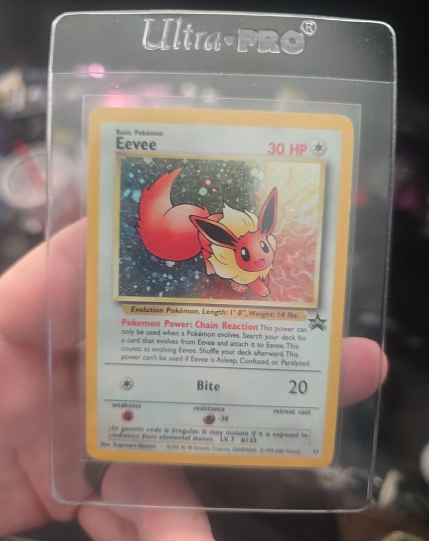 1999 Pokémon #11 Eevee — front