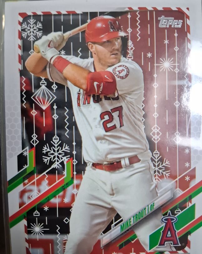 2021 Topps Holiday #HW27 Mike Trout — front