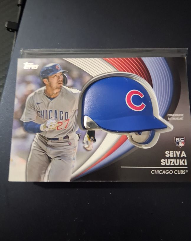2022 Topps Update #BH-SS Seiya Suzuki Commemorative Batting Helmet Rookie Card — front