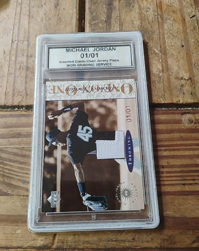 1995 Upper Deck One On One #1 Michael Jordan Throwing — front