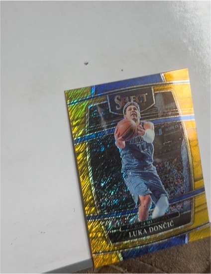 2021-22 Panini Select #12 Luka Doncic — front