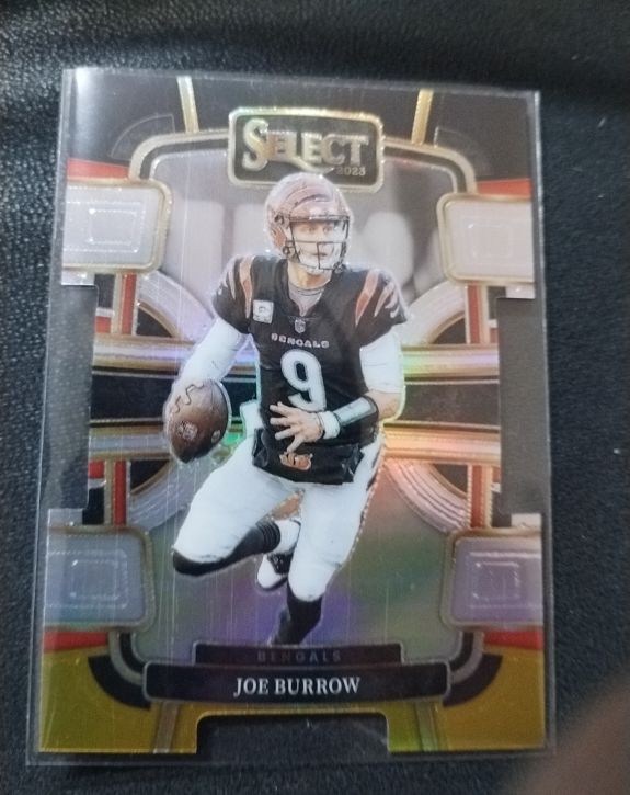 2023 Panini Select Concourse Silver Prizm Die-Cut #20 Joe Burrow — front