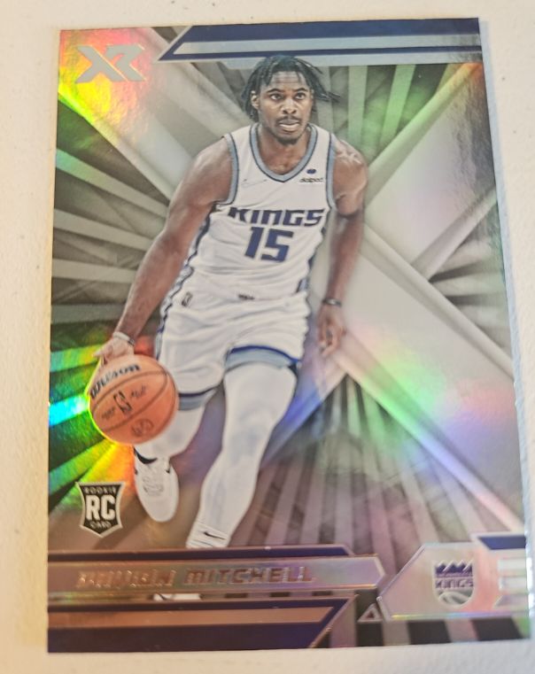 2021-22 Panini Chronicles XR #387 Davion Mitchell — front