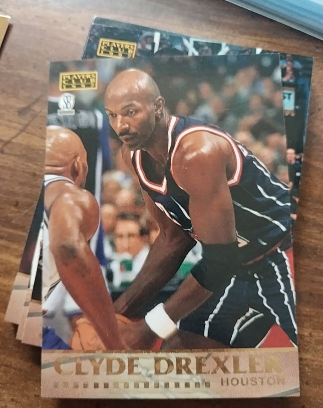 1997 Score Board Players Club #31 Clyde Drexler — front
