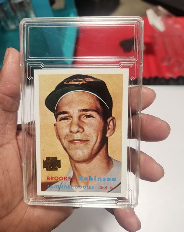 1957 Topps #328 Brooks Robinson — front