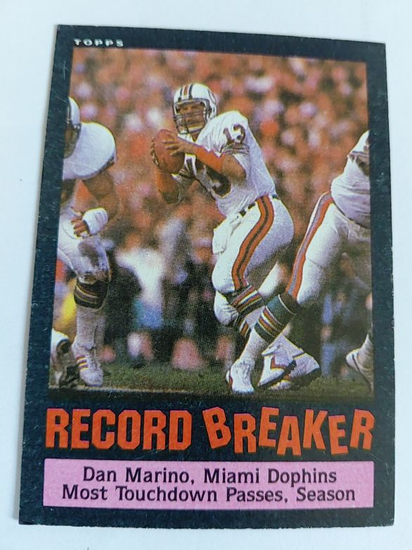 1985 Topps #4 Dan Marino Record Breaker — front