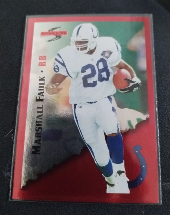 1995 Score Red Siege #4 Marshall Faulk — front