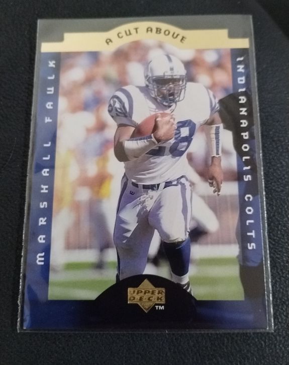 1996 Upper Deck Collector's Choice #5 Marshall Faulk A Cut Above — front