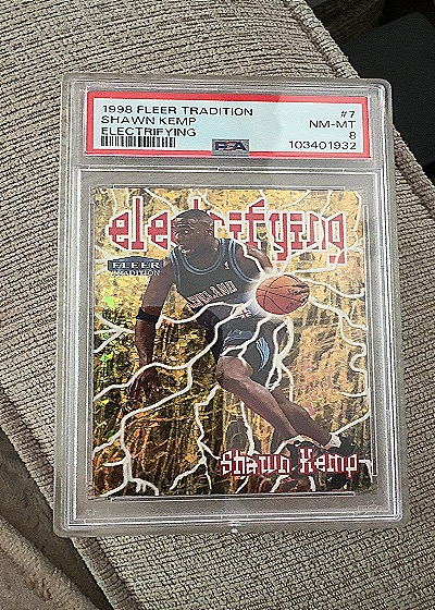 1998 Fleer Tradition #7 Shawn Kemp Electrifying — front
