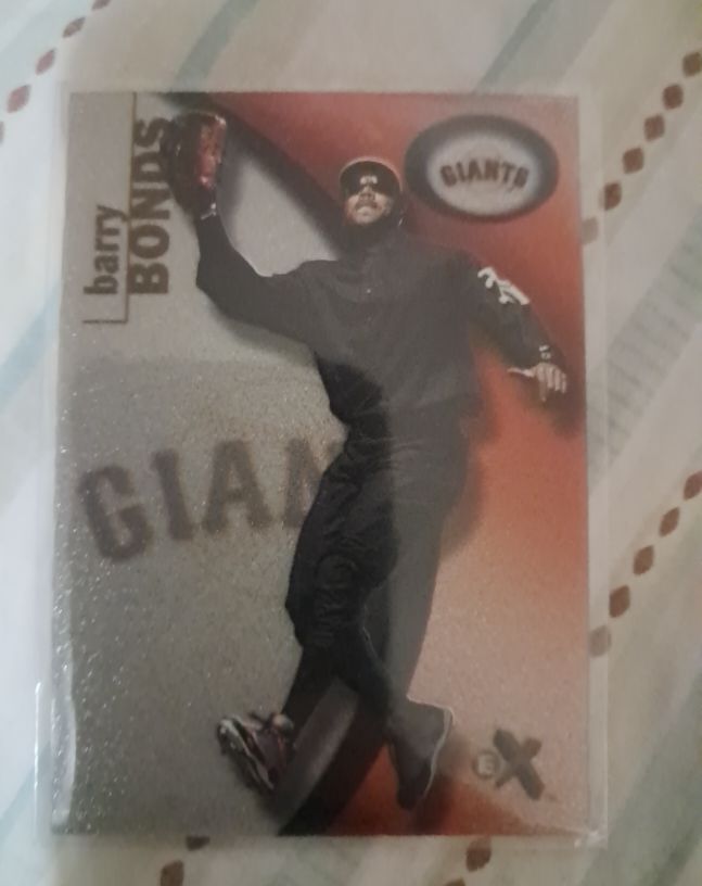 2001 Fleer E-X #62 Barry Bonds — front