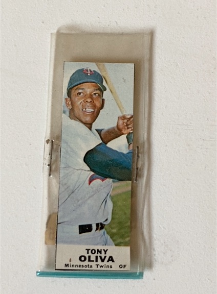 1967 Topps Pin Up Poster #18 Tony Oliva — front