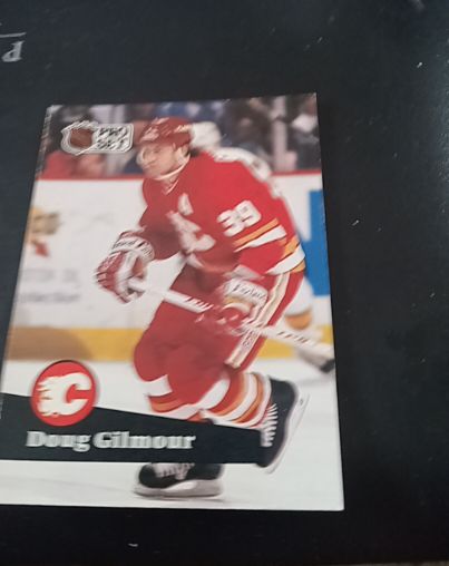 1991-92 Pro Set #34 Doug Gilmour — front