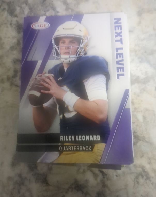 2025 Sage Low Series Next Level #86 Riley Leonard — front
