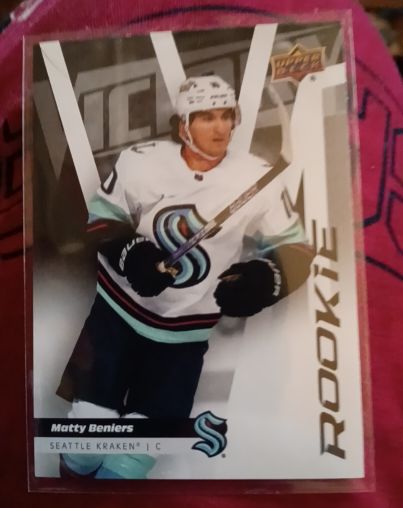 2023 Upper Deck National Hockey Card Day Victory Black #V-10 Matty Beniers — front